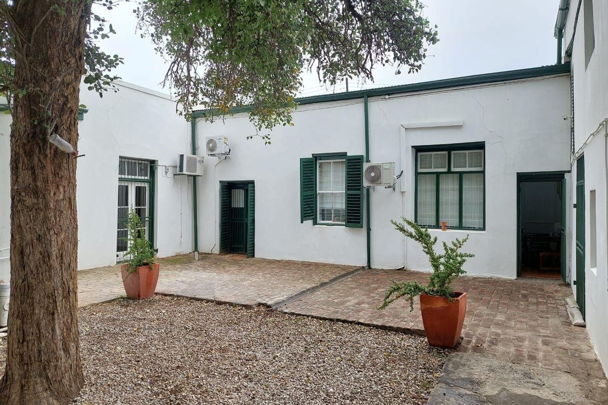 Business To Rent in Graaff-Reinet Central - Photo 2