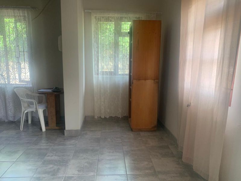 House For Sale in Albertinia Central - Photo 7