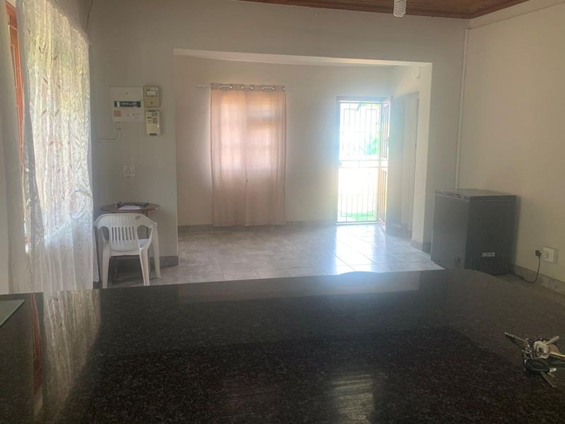 House For Sale in Albertinia Central - Photo 4