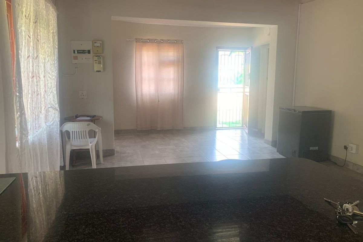 House For Sale in Albertinia Central - Photo 4
