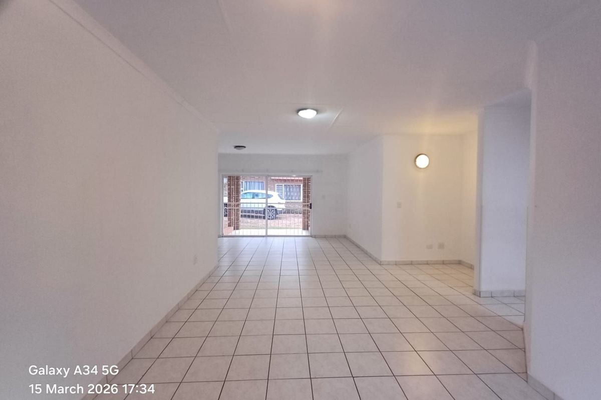 Townhouse For Sale in Doringkruin - Photo 5