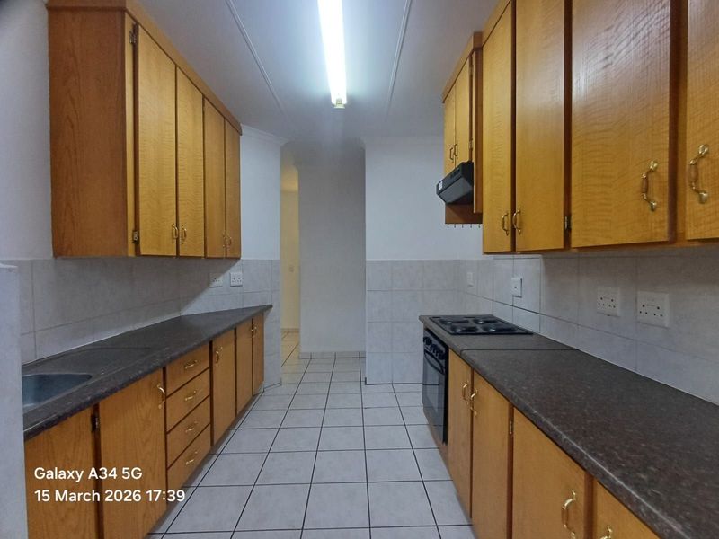 Townhouse For Sale in Doringkruin - Photo 10