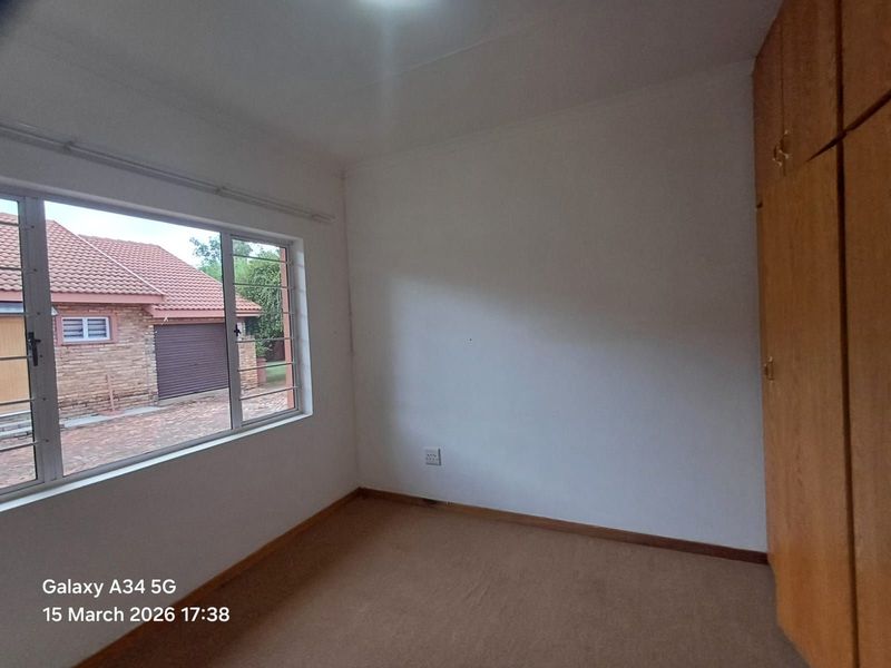 Townhouse For Sale in Doringkruin - Photo 7