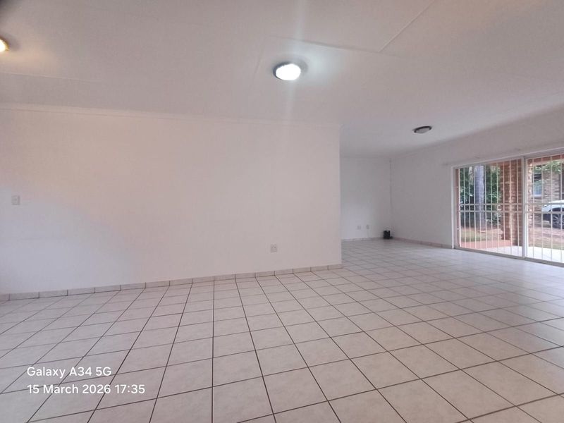 Townhouse For Sale in Doringkruin - Photo 3