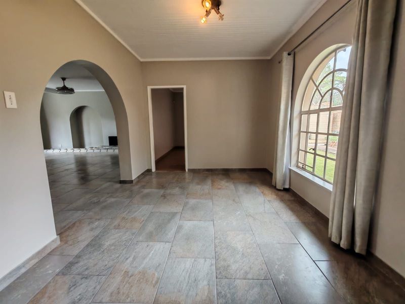 House To Rent in Clubview - Photo 7