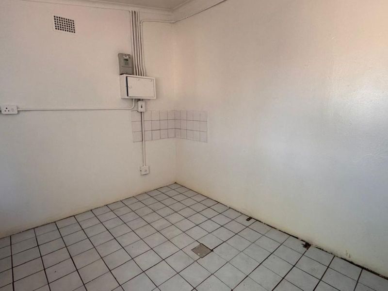 House For Sale in Beaconsfield - Photo 4