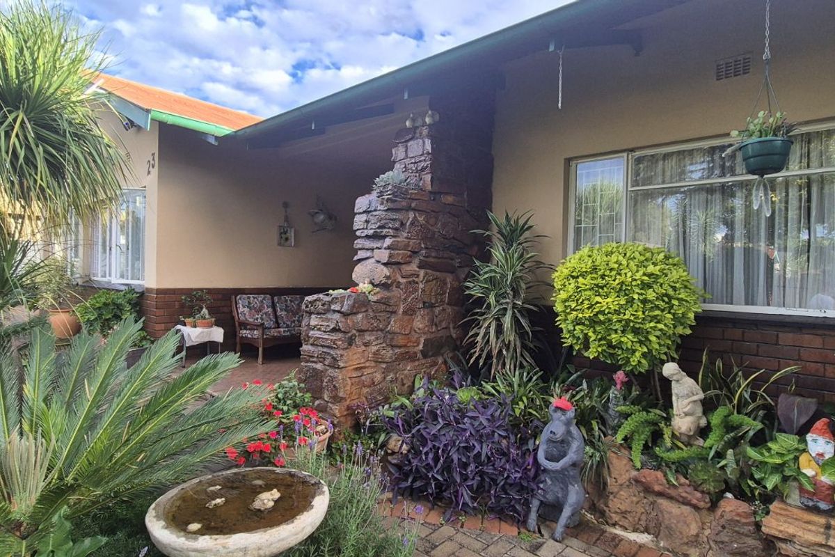 House For Sale in Lydenburg Central - Photo 2