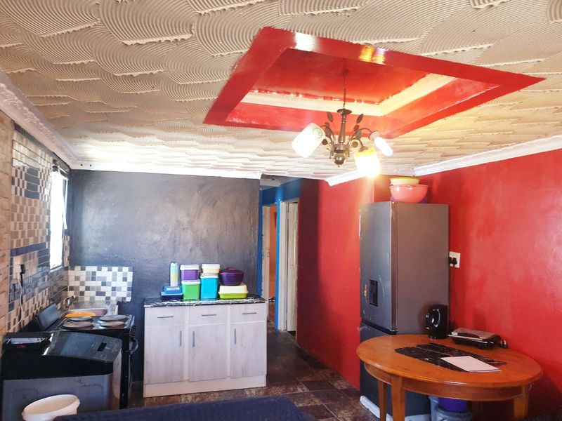 House For Sale in Kuyasa - Photo 5