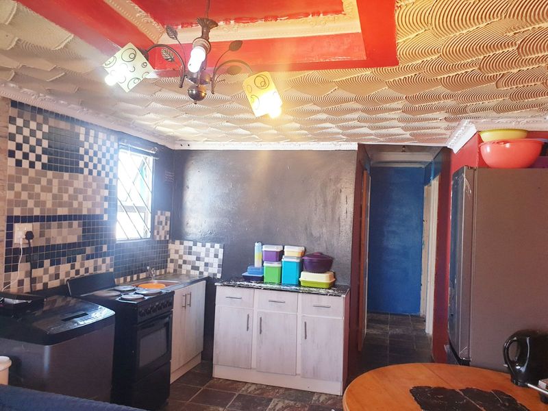 House For Sale in Kuyasa - Photo 4