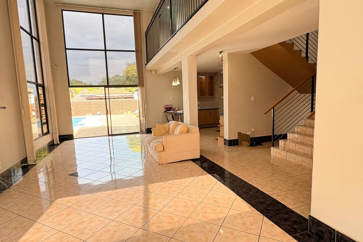 House For Sale in Roylglen Gardens - Photo 4