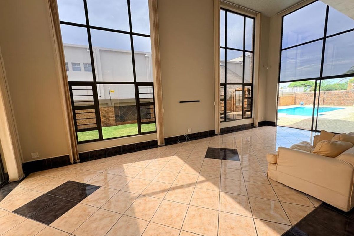 House For Sale in Roylglen Gardens - Photo 5