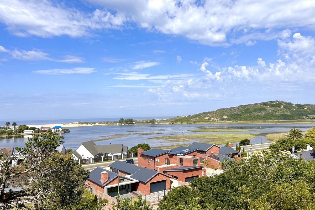 House For Sale in Island Cove - Photo 2