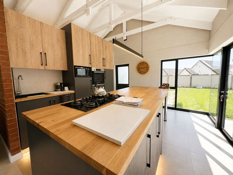 House For Sale in Island Cove - Photo 7