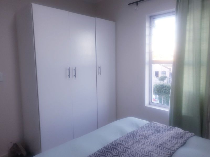 Apartment For Sale in Heather Park - Photo 6