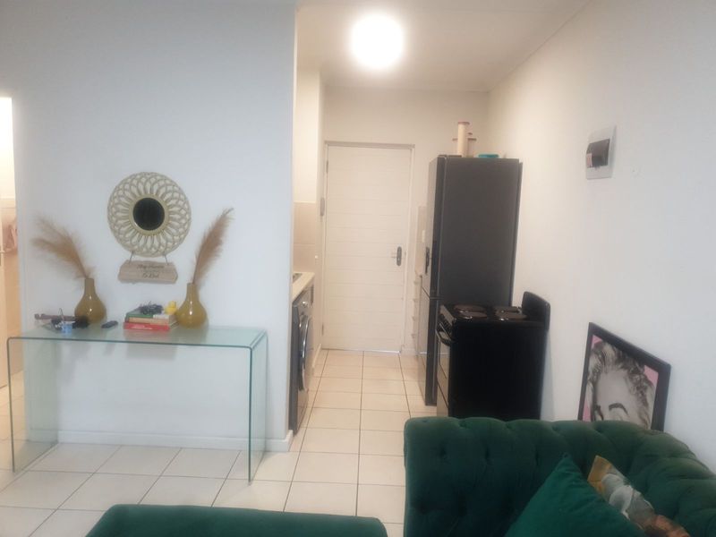 Apartment For Sale in Heather Park - Photo 2