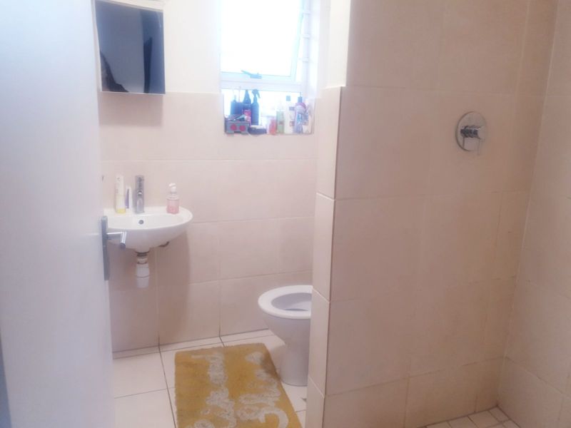 Apartment For Sale in Heather Park - Photo 7