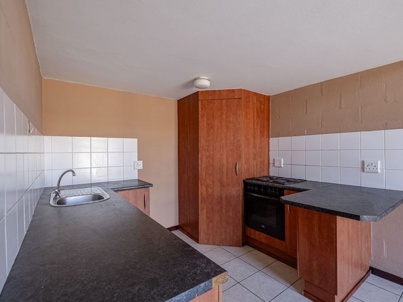 Apartment For Sale in Richmond Hill - Photo 8