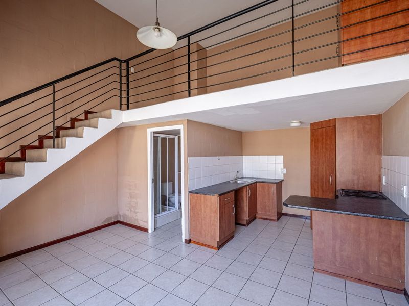 Apartment For Sale in Richmond Hill - Photo 5