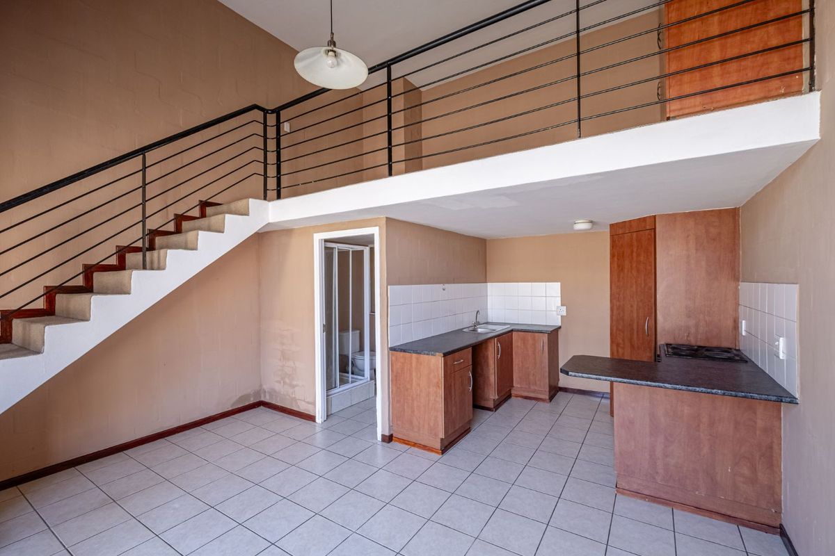 Apartment For Sale in Richmond Hill - Photo 5