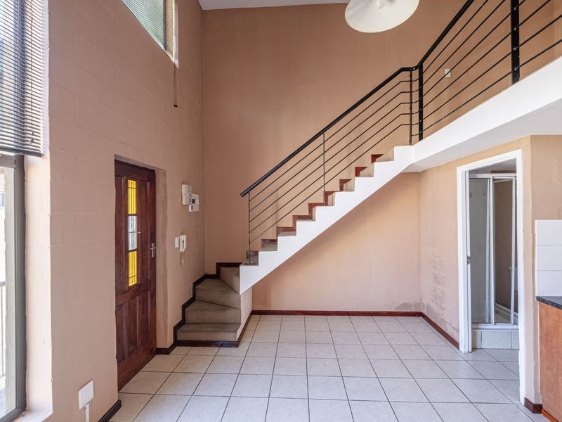 Apartment For Sale in Richmond Hill - Photo 4