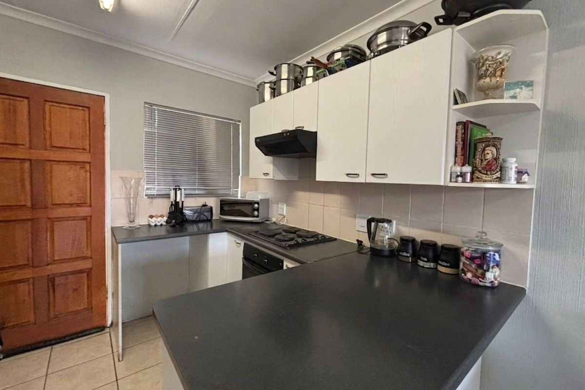 Apartment For Sale in Amorosa - Photo 5