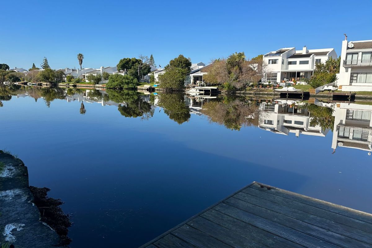 House For Sale in Marina Da Gama - Photo 2