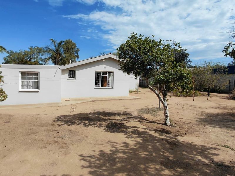 House For Sale in Oudtshoorn North - Photo 10