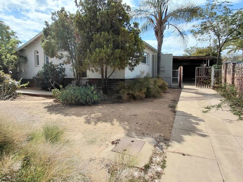 House For Sale in Oudtshoorn North - Photo 5