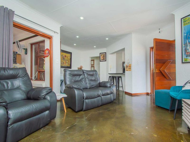 House For Sale in Radiokop - Photo 5