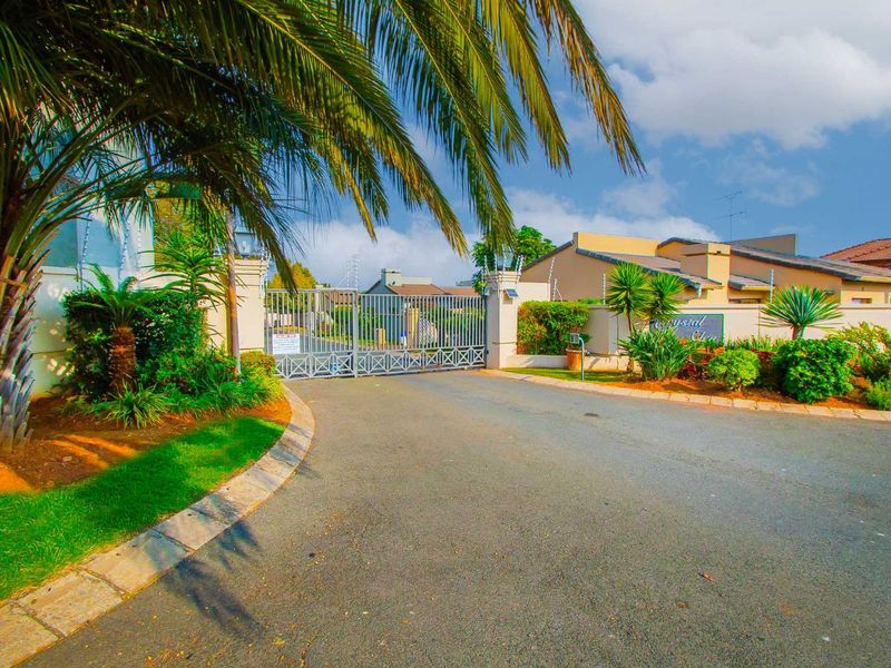 House For Sale in Radiokop - Photo 2