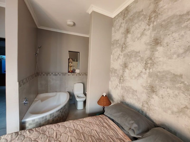 House For Sale in Bendor Ext 17 - Photo 7