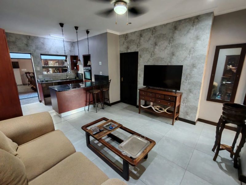 House For Sale in Bendor Ext 17 - Photo 5