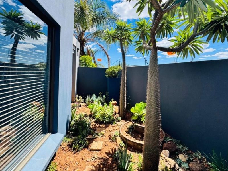 House For Sale in Bendor Ext 17 - Photo 3