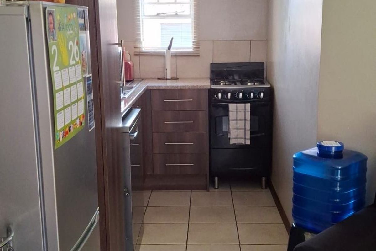 House For Sale in Terra Nova - Photo 3