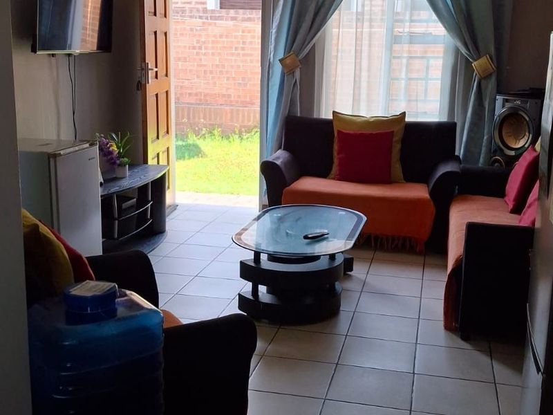 House For Sale in Terra Nova - Photo 6