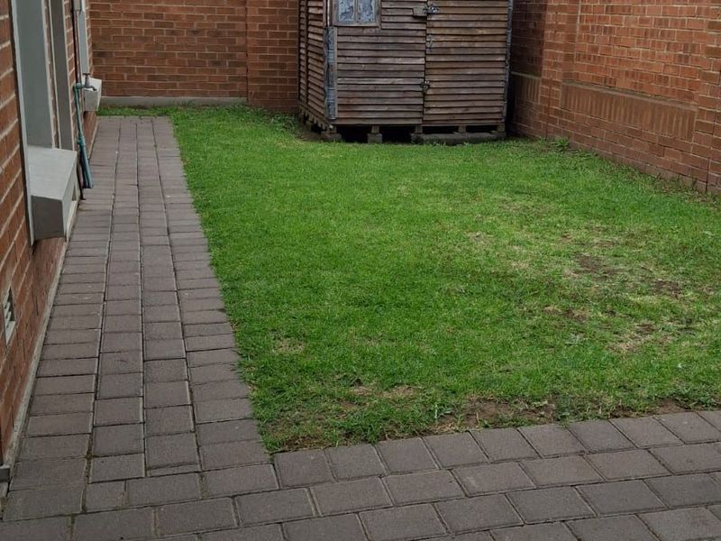 House For Sale in Terra Nova - Photo 2