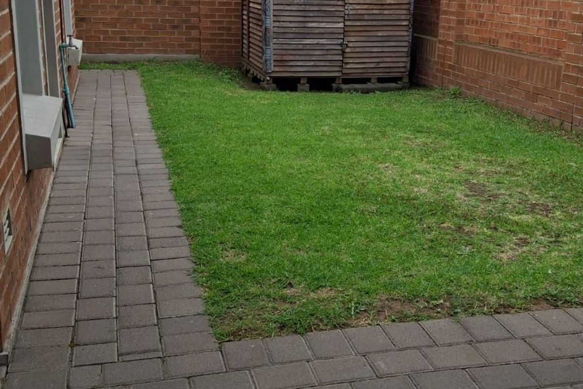 House For Sale in Terra Nova - Photo 2