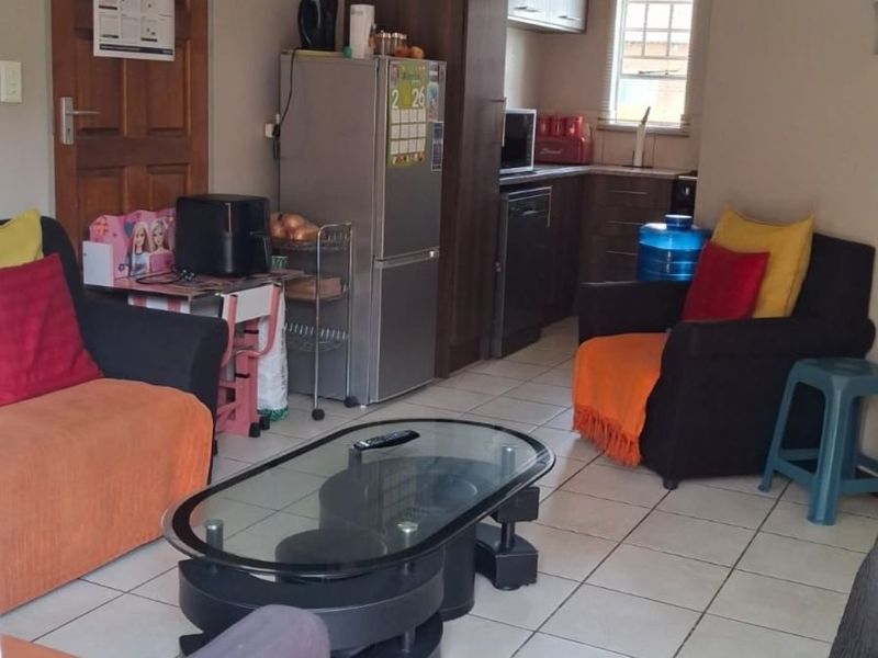 House For Sale in Terra Nova - Photo 4