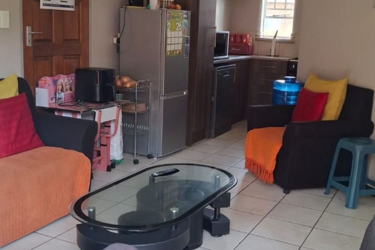 House For Sale in Terra Nova - Photo 4