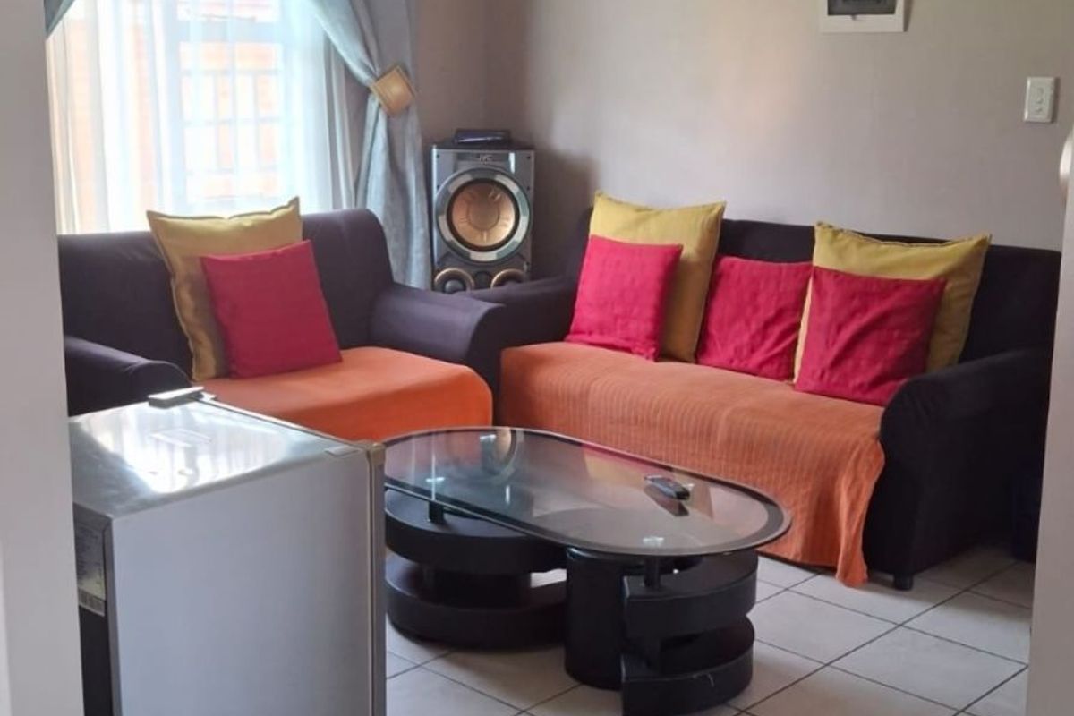 House For Sale in Terra Nova - Photo 5