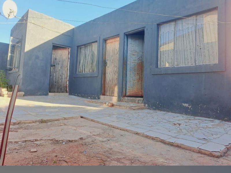 House For Sale in Mamelodi - Photo 2