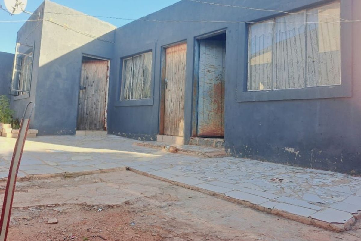 House For Sale in Mamelodi - Photo 2