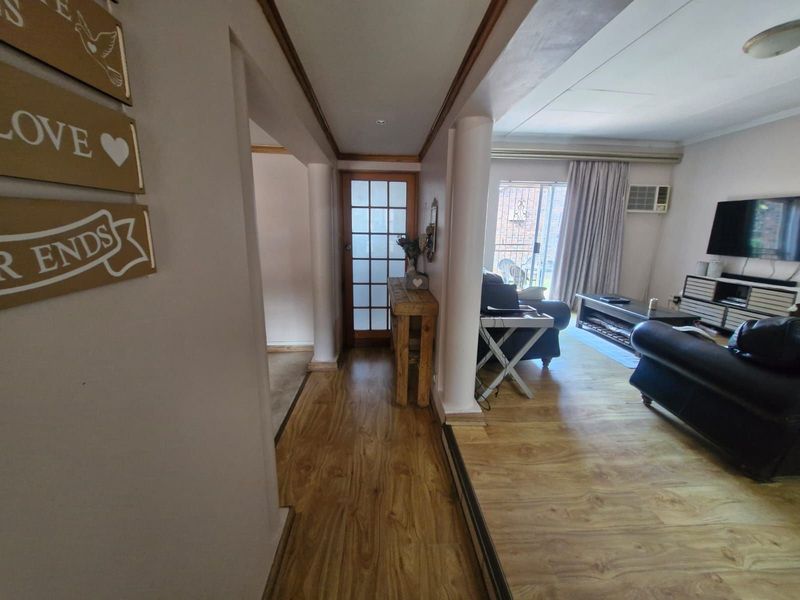 House For Sale in Rhodesdene - Photo 4