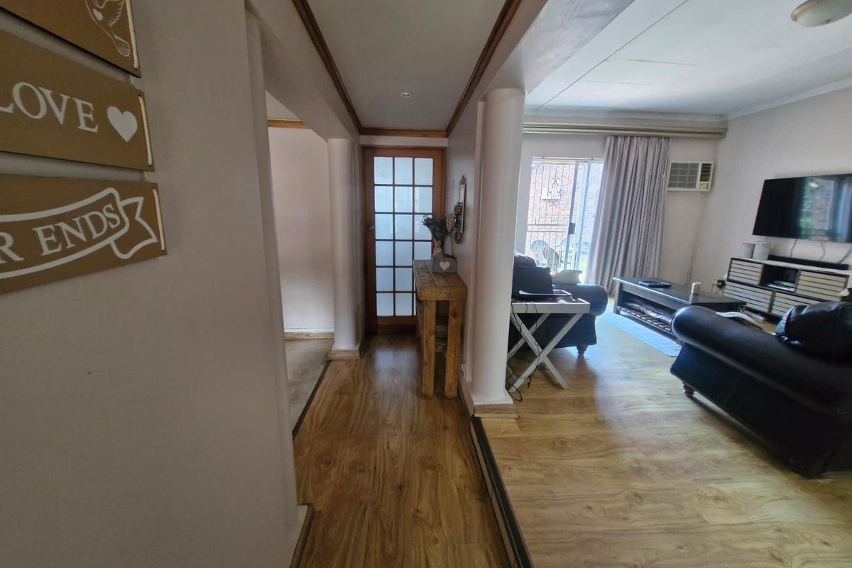 House For Sale in Rhodesdene - Photo 4