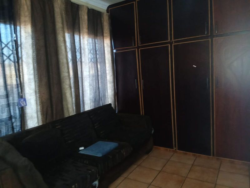 House For Sale in Ivy Park - Photo 7