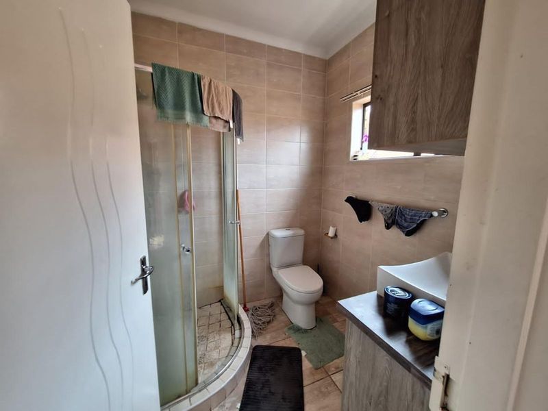 House For Sale in Cassandra - Photo 10