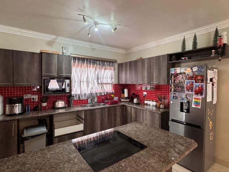 House For Sale in Cassandra - Photo 8