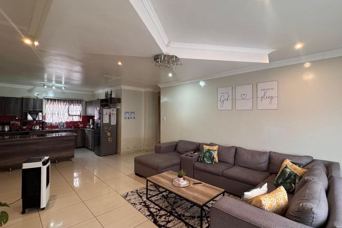 House For Sale in Cassandra - Photo 3