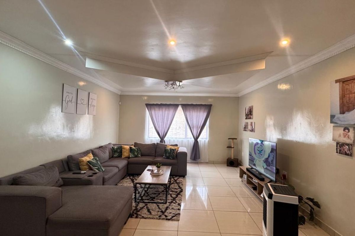 House For Sale in Cassandra - Photo 2