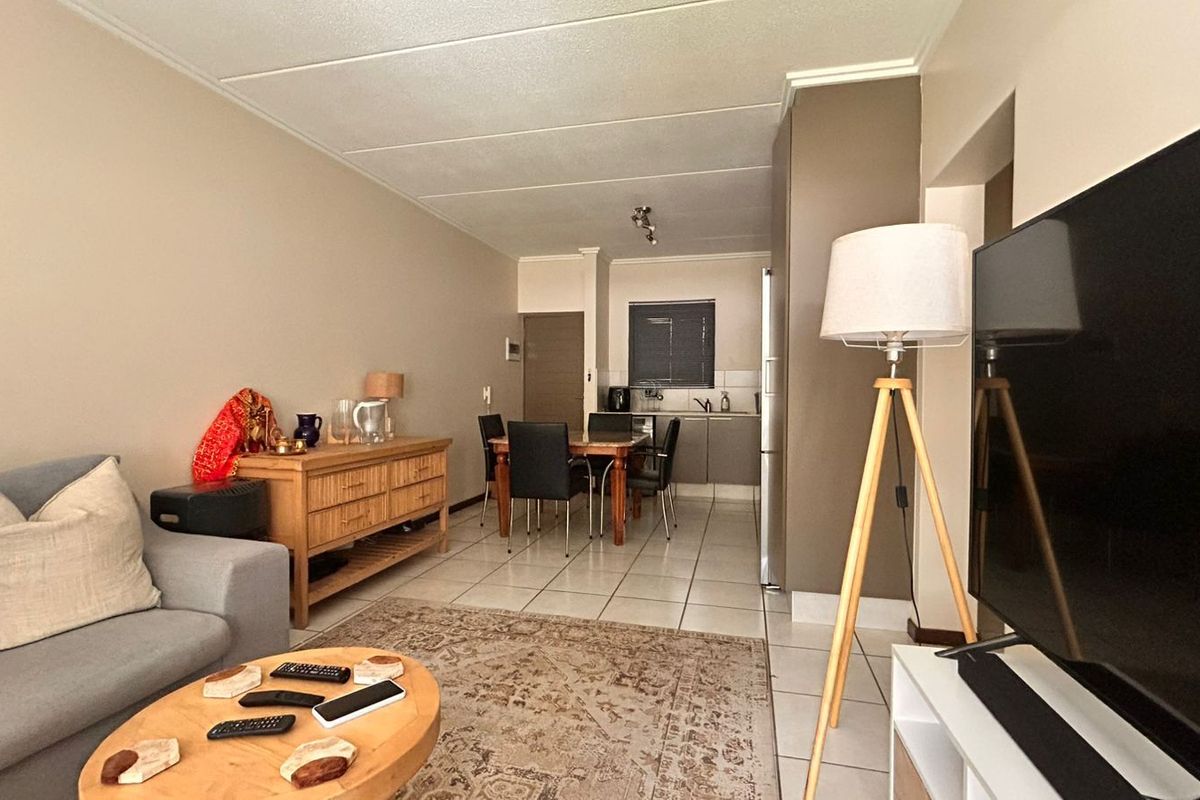 Apartment For Sale in Paulshof - Photo 3